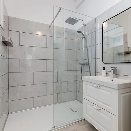 بيت للعطل Elegant With Balconies In The Heart Of