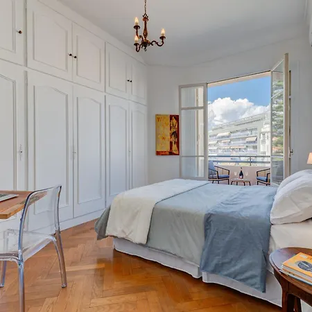 Elegant With Balconies In The Heart Of بيت للعطل