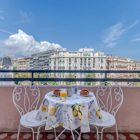 بيت للعطل Elegant With Balconies In The Heart Of