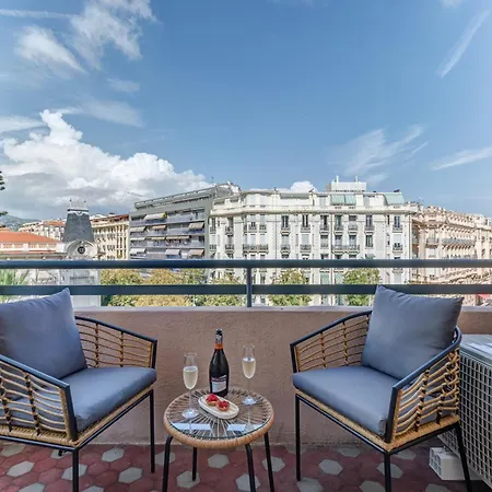 Elegant With Balconies In The Heart Of * نيس