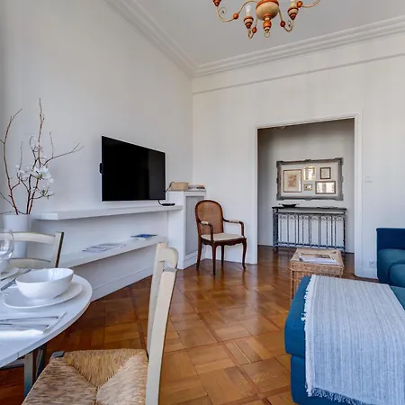 Tatil Evi Elegant With Balconies In The Heart Of Nice