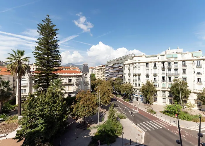 Elegant With Balconies In The Heart Of * Nice