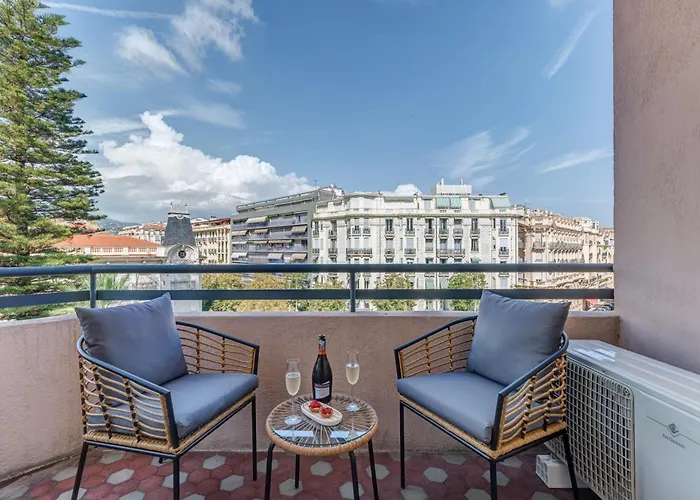 Elegant With Balconies In The Heart Of * Nice